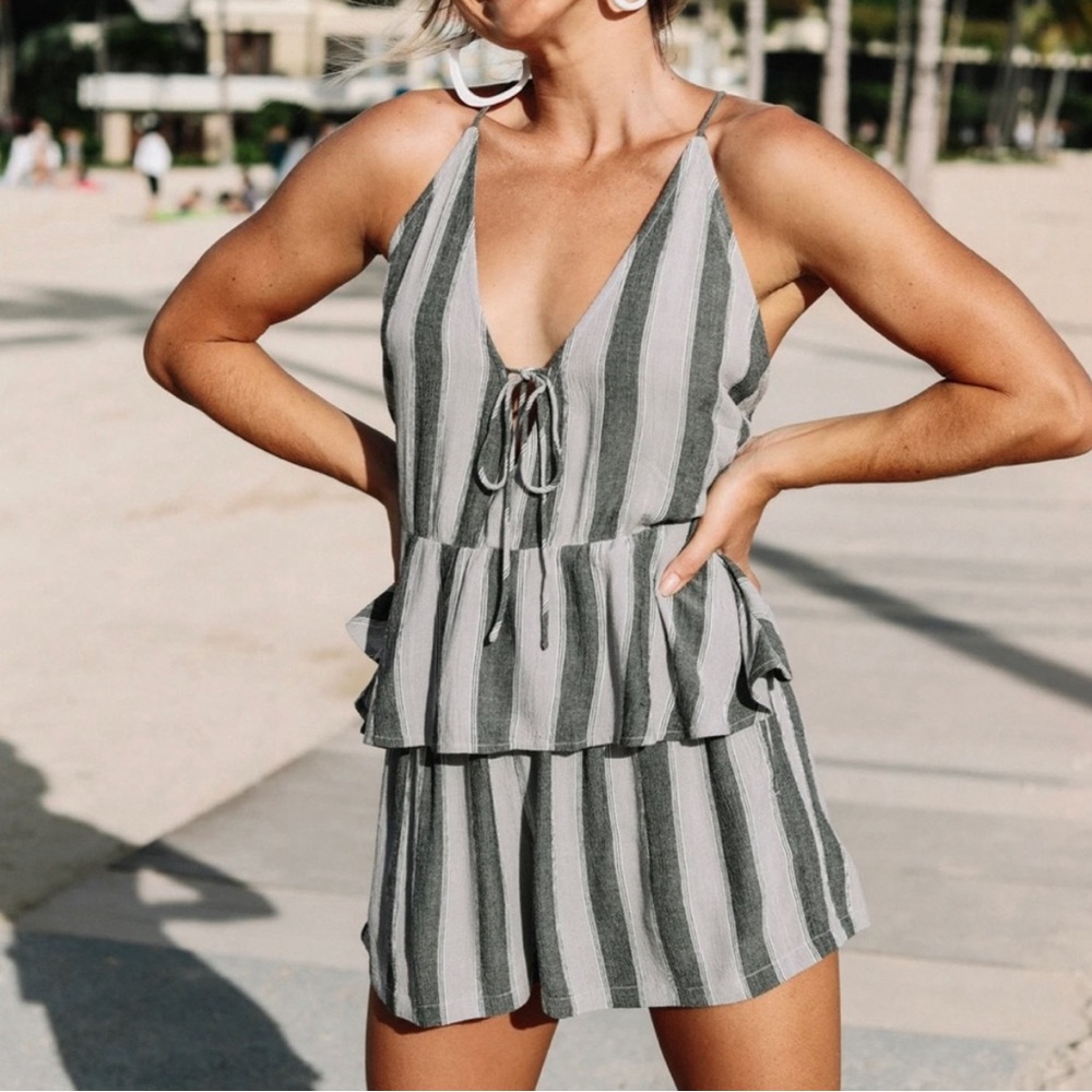 Volcom coco smocked shorts medium Volcom coco strappy cami too large (SET)
